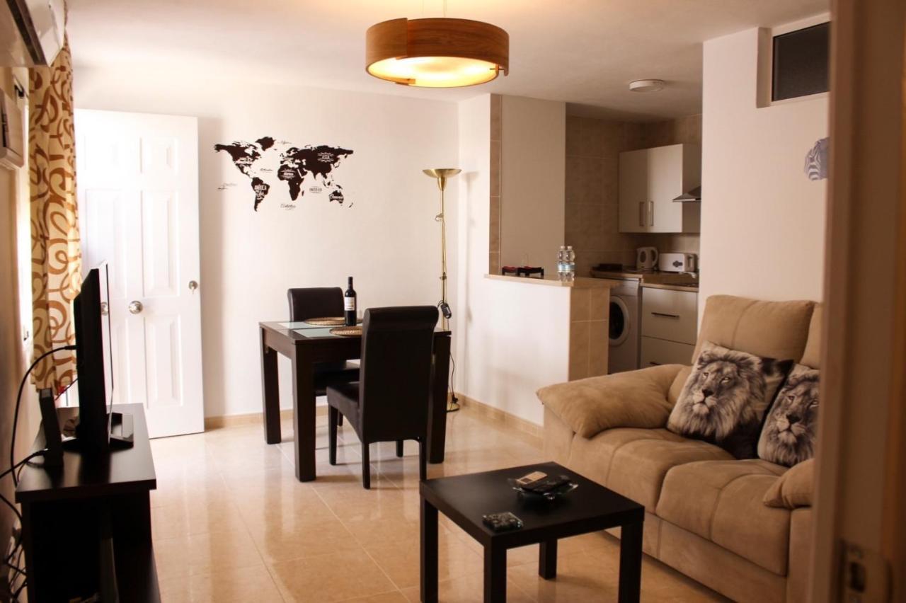 Apartamentos La Mar Chica 베날마데나코스타 외부 사진