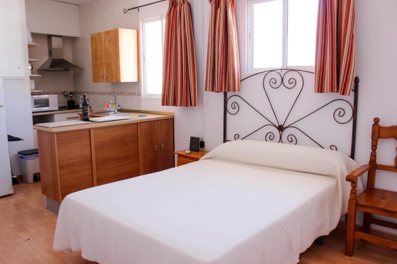 Apartamentos La Mar Chica 베날마데나코스타 외부 사진